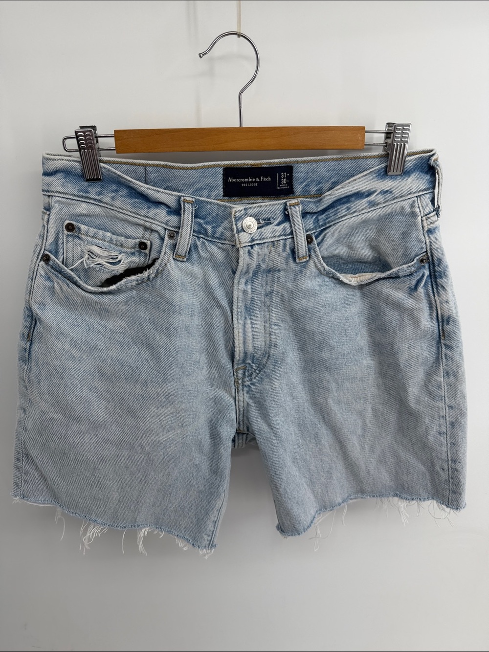 Abercrombie & Fitch 90’s loose fitting long inseam cutoff denim jean shorts 31